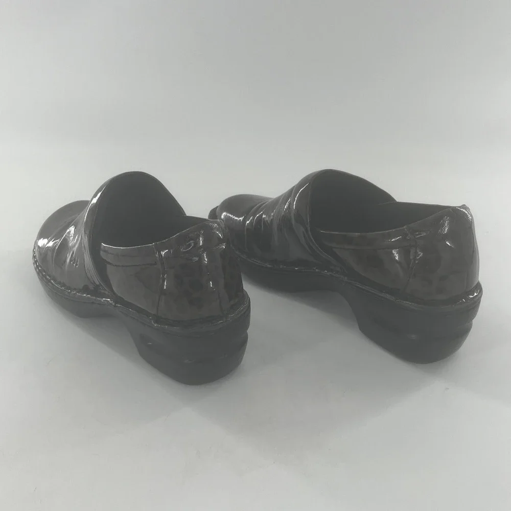 Born BOC Peggy Clogs Womens 10 Patent Leather Cheetah Leopard Chunky  Platform‎